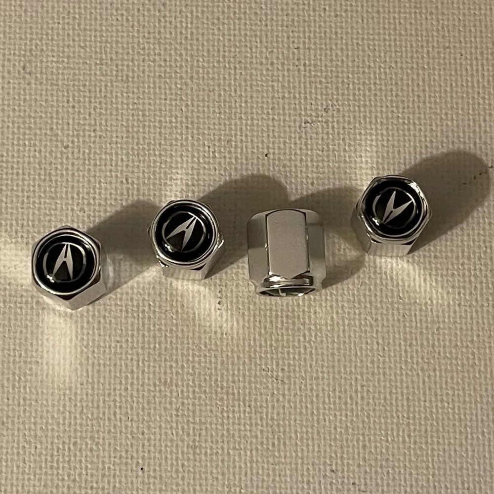 Acura Logo valve Stem caps in Silver set of 4 NWT
